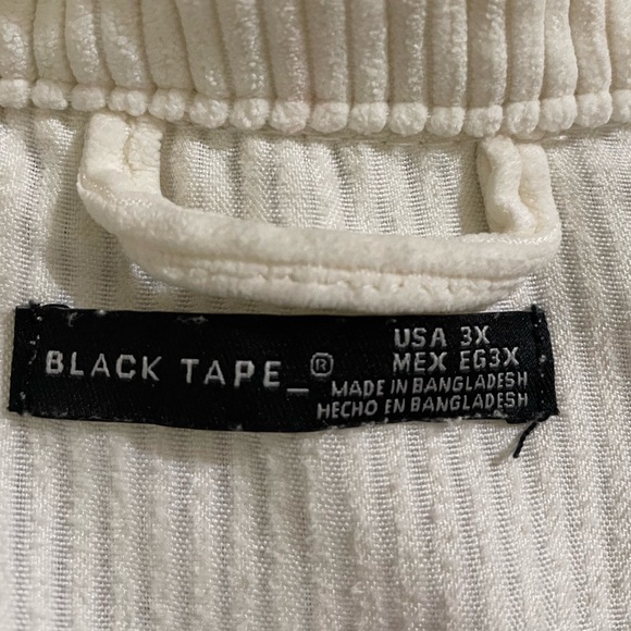 Black Tape Corduroy Shacket in cream - 3X - Picture 7 of 9